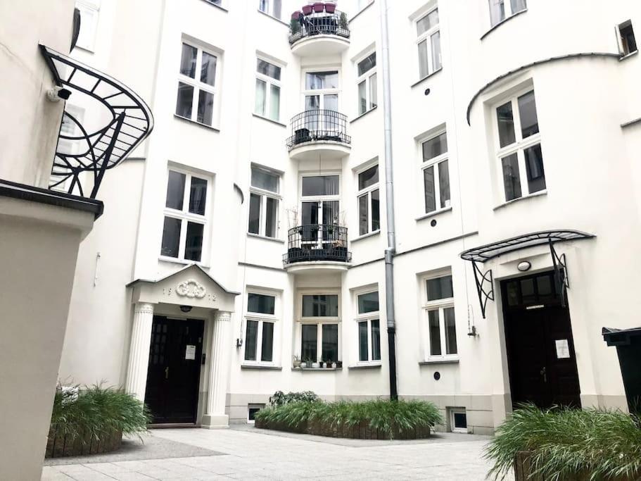Pop Nowogrodzka Apartment Warsaw
