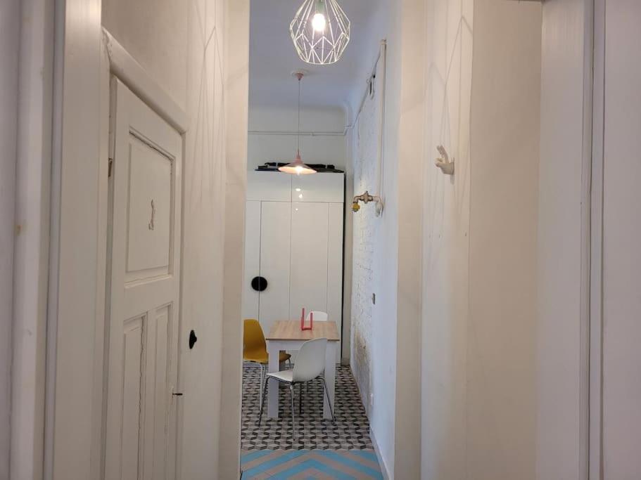 Pop Nowogrodzka Apartment